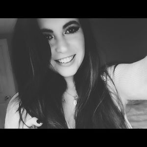 Meet your Posher, Caroline